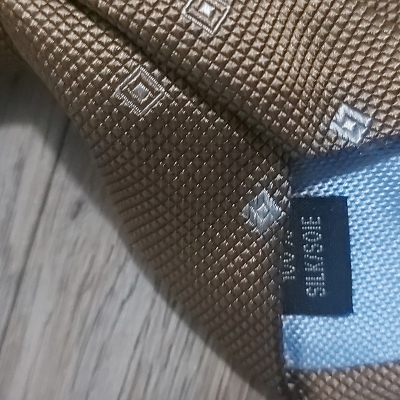 J.P. Tilford 100 % silk tie - Picture 3 of 3